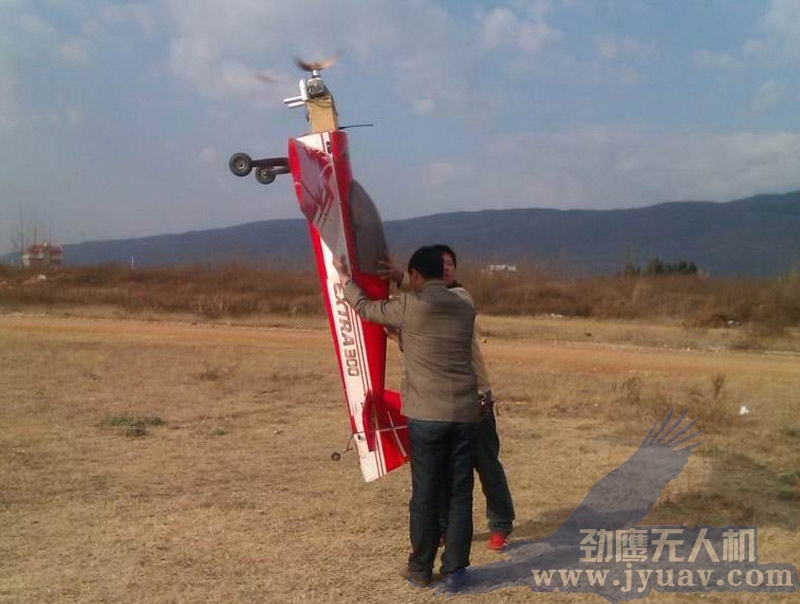 昆明劲鹰(yīng)无人机(jī)航拍航(háng)测(cè)遥感飞机垂直掠(luě)地